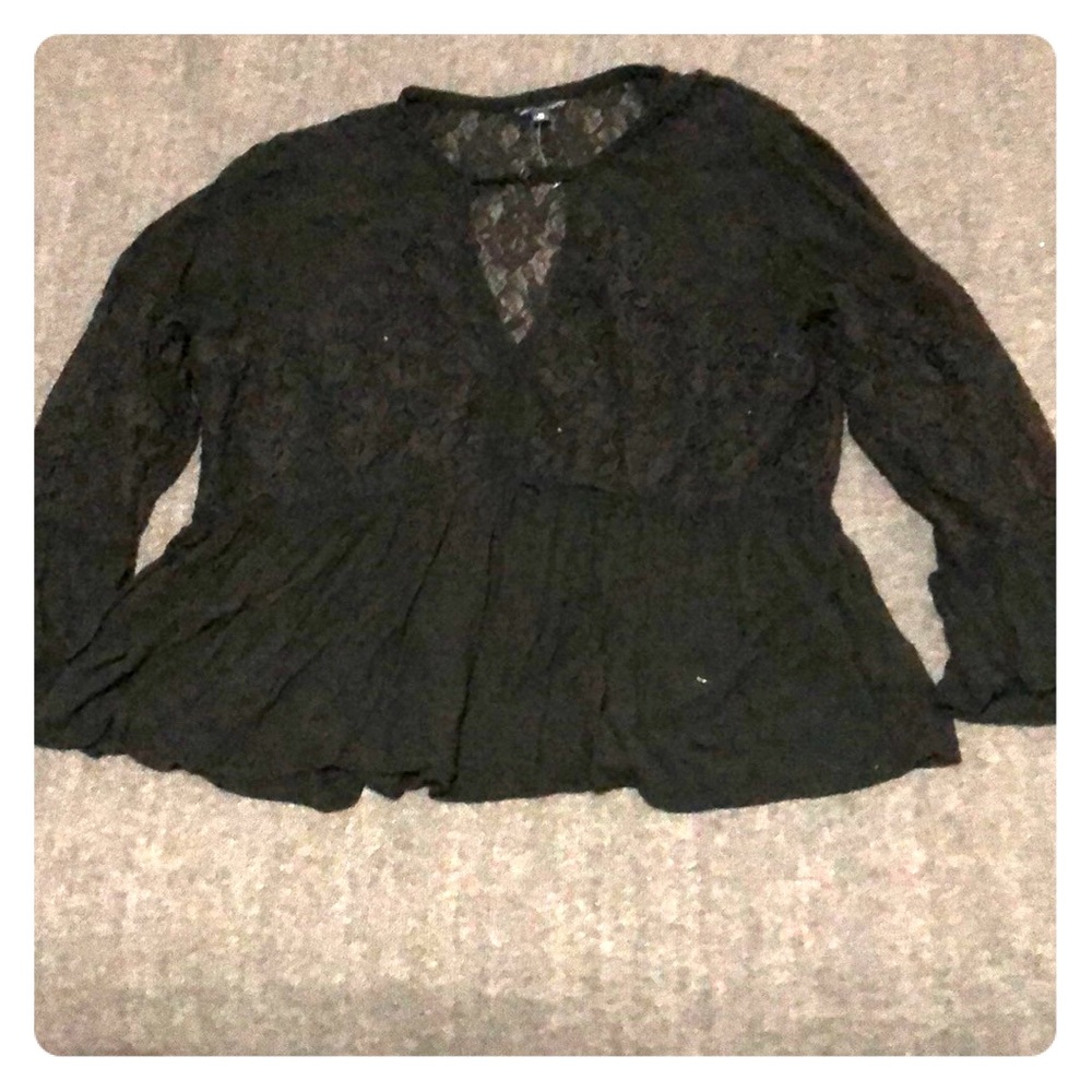 Black Lace Long Sleeve Top-Semi Used